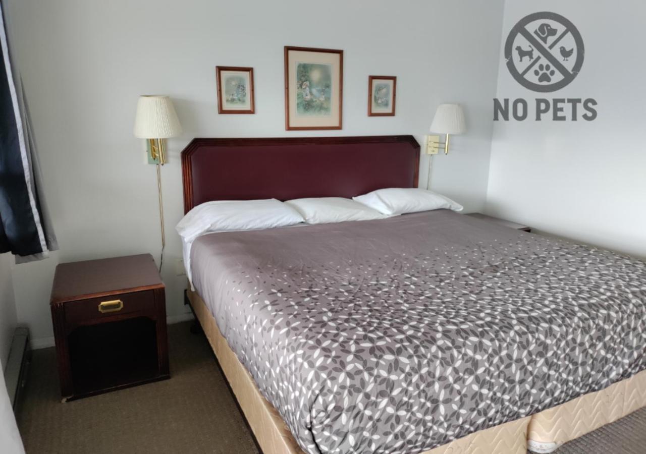 Eight Bar B Motel Wilbur Bagian luar foto