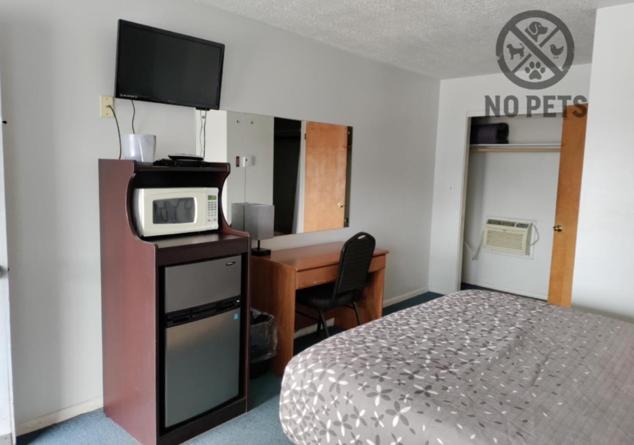 Eight Bar B Motel Wilbur Bagian luar foto